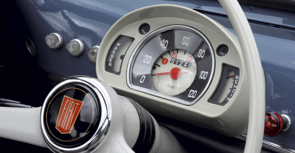 Tachometer und Lenkrad im NSU-Fiat Jagst